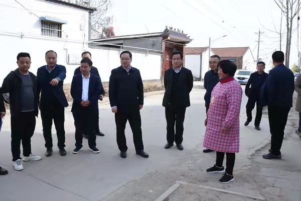 刘书记调研地下水